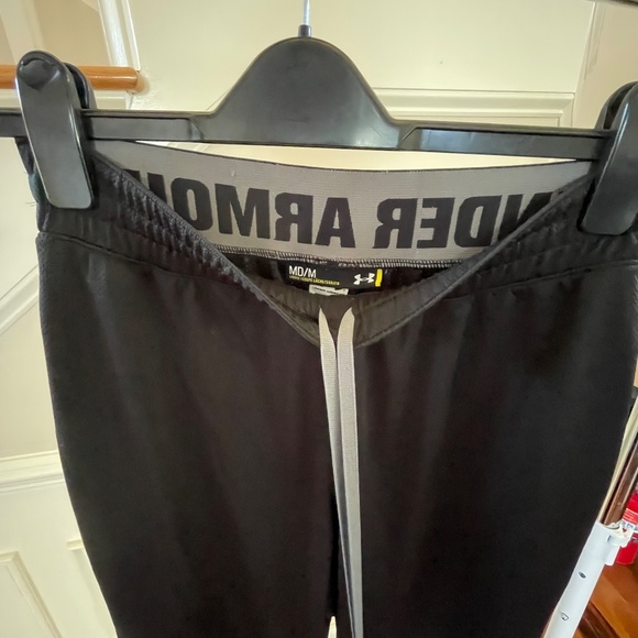 Under Armor Men Black / Gray trim Basketball Athletic Polyester Pants Bottoms M - Picture 11 of 13